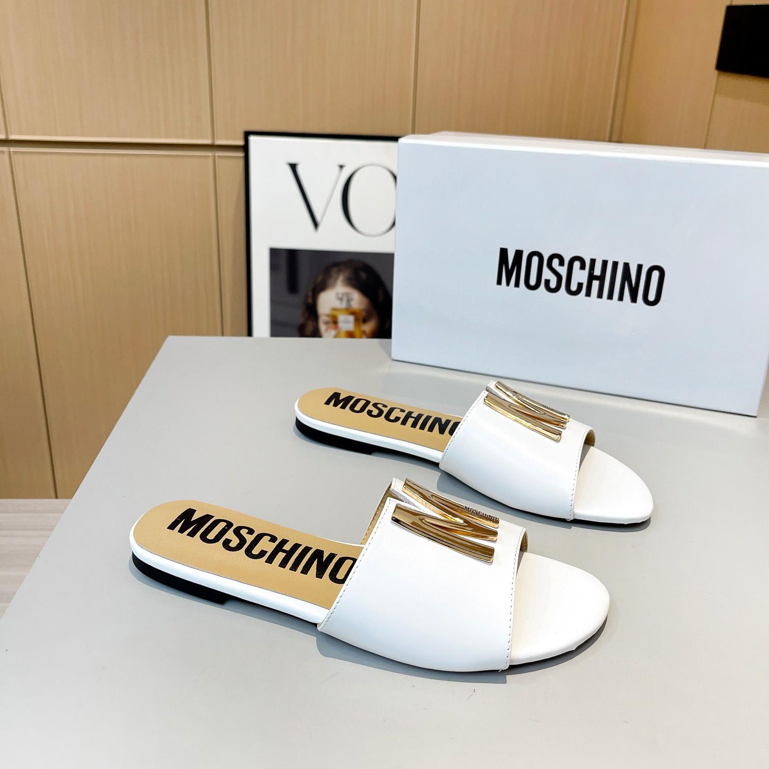 Moschino M Plaque Sandals - EUR FASHION