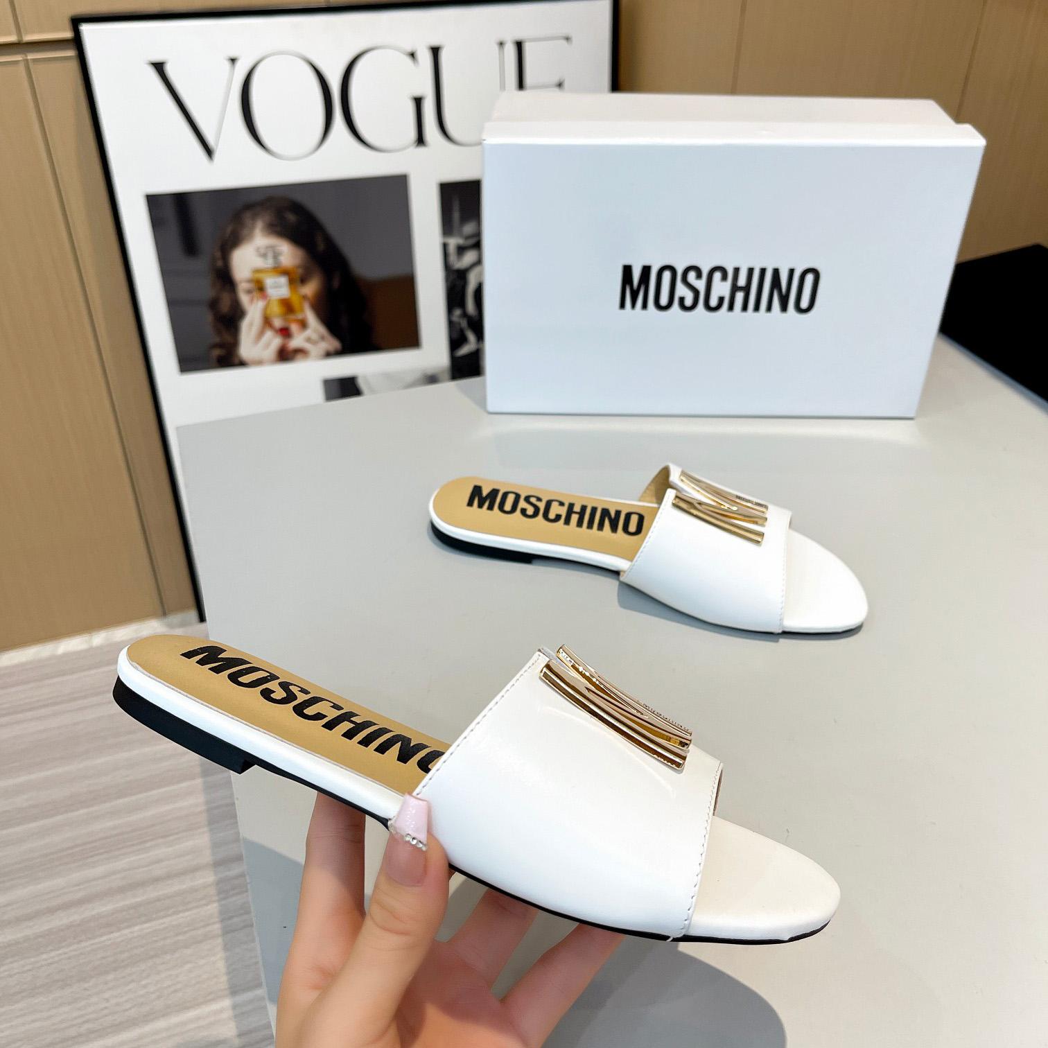 Moschino M Plaque Sandals - EUR FASHION