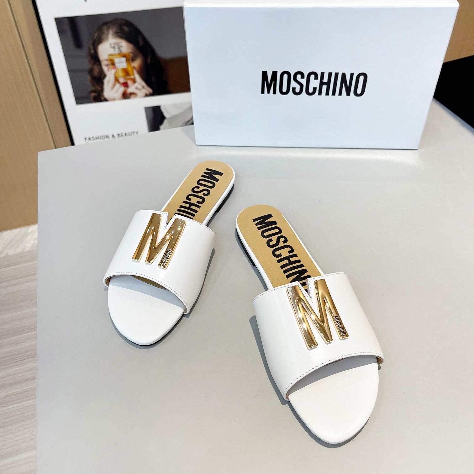 Moschino M Plaque Sandals - EUR FASHION