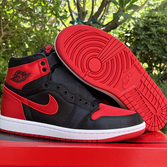 Air Jordan 1 High OG WMNS “Satin Bred” Sneaker     FD4810-061 - EUR FASHION