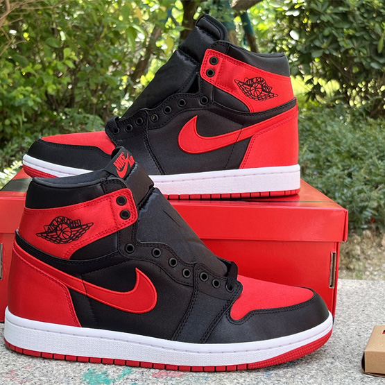 Air Jordan 1 High OG WMNS “Satin Bred” Sneaker     FD4810-061 - EUR FASHION