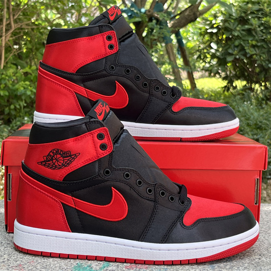 Air Jordan 1 High OG WMNS “Satin Bred” Sneaker     FD4810-061 - EUR FASHION