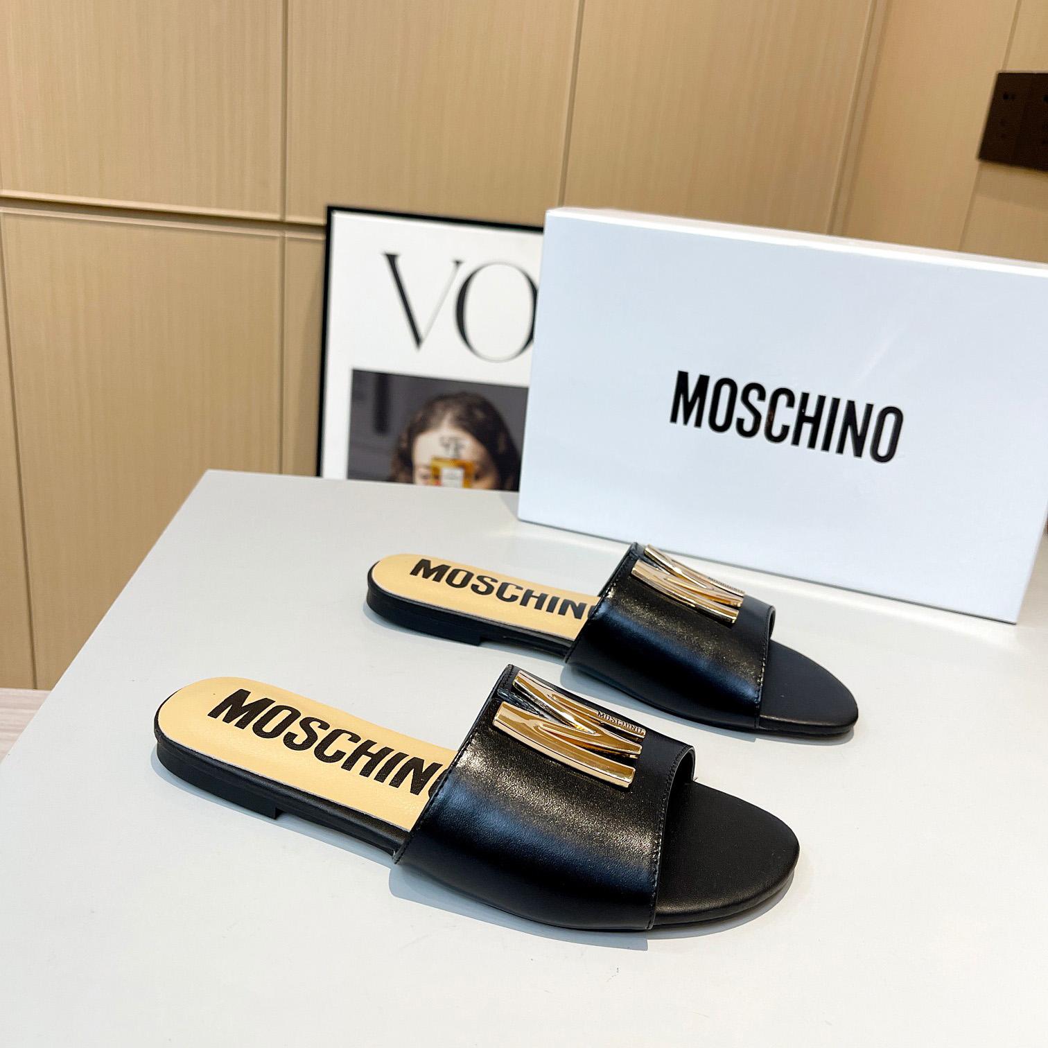 Moschino M Plaque Sandals - EUR FASHION