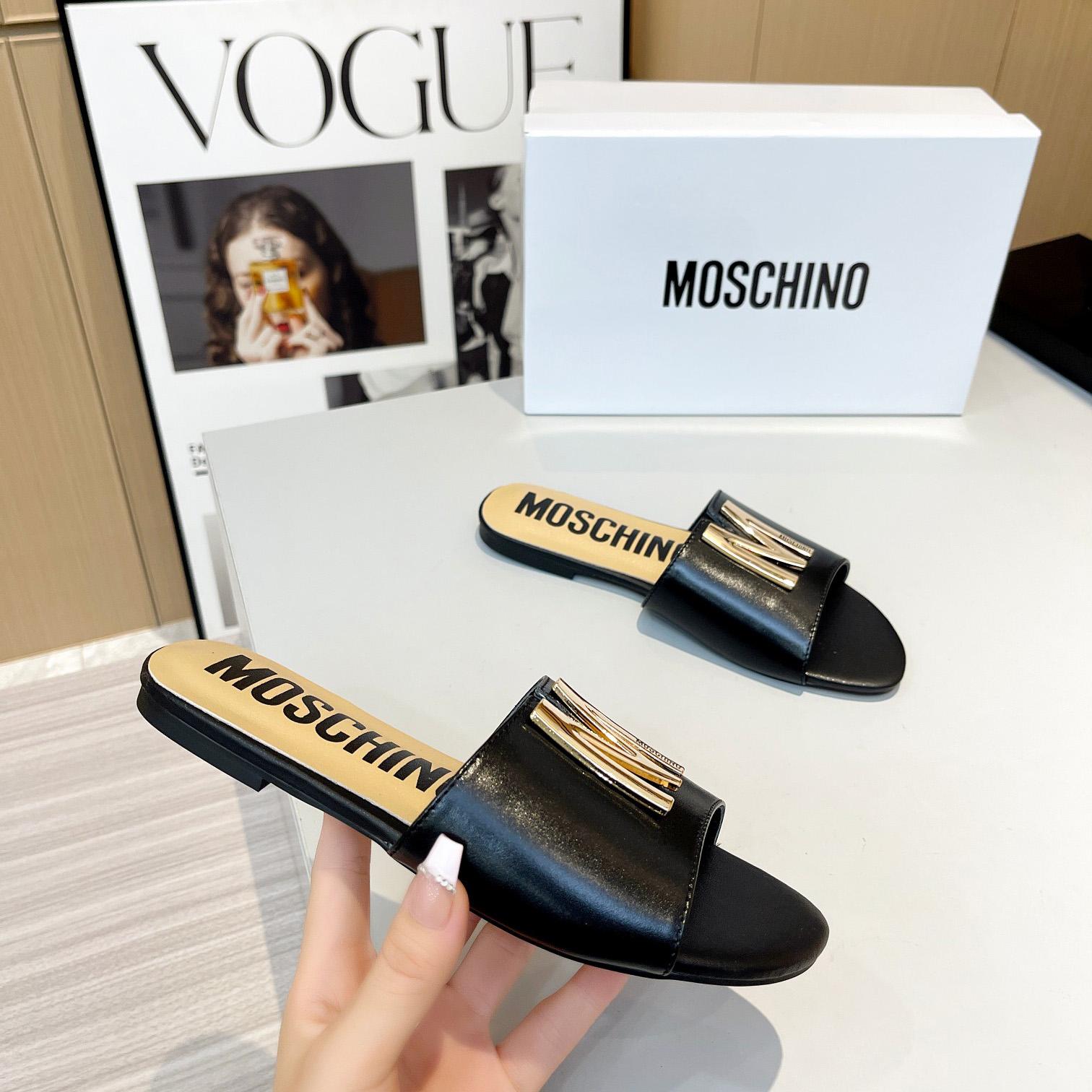 Moschino M Plaque Sandals - EUR FASHION