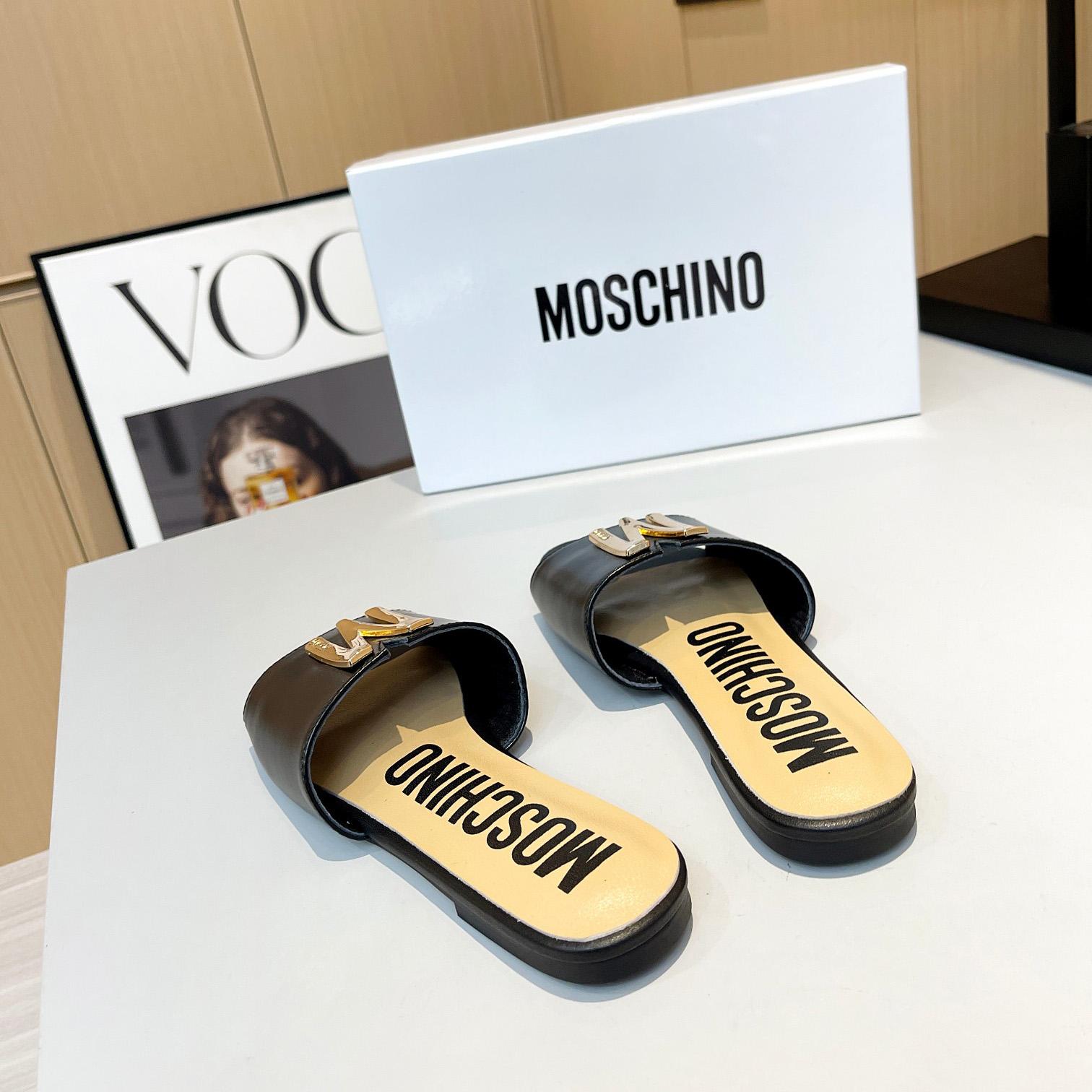 Moschino M Plaque Sandals - EUR FASHION