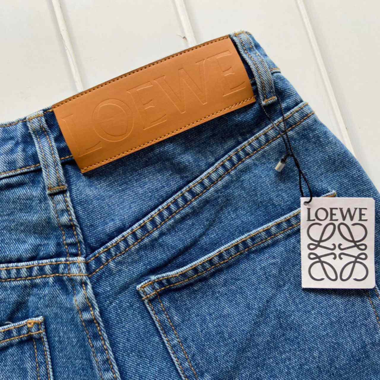 Loewe Anagram Cropped Jeans - EUR FASHION