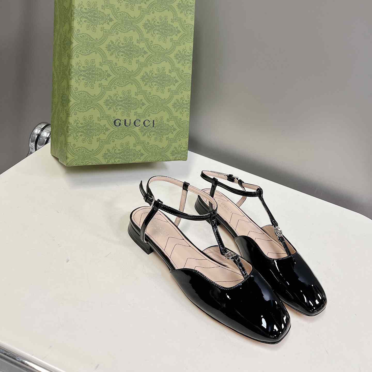 Gucci Women's Double G Ballet Flat - EUR FASHION