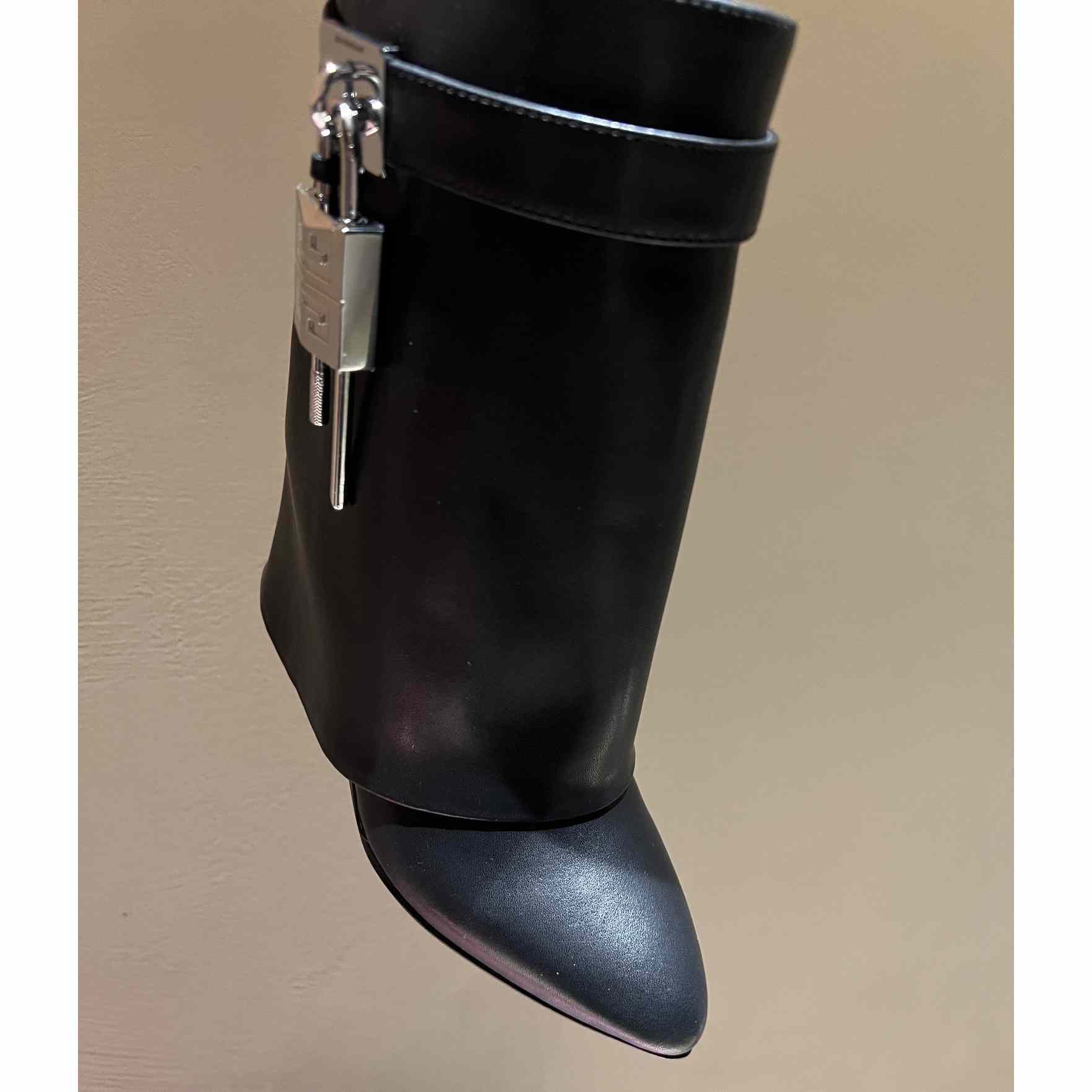 Givenchy Shark Lock Ankle Boots In Leather - EUR FASHION