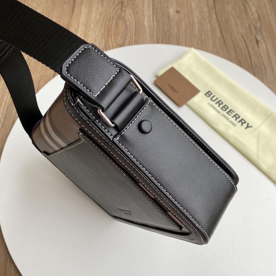 Burberry Small Alfred Messenger Bag - EUR FASHION