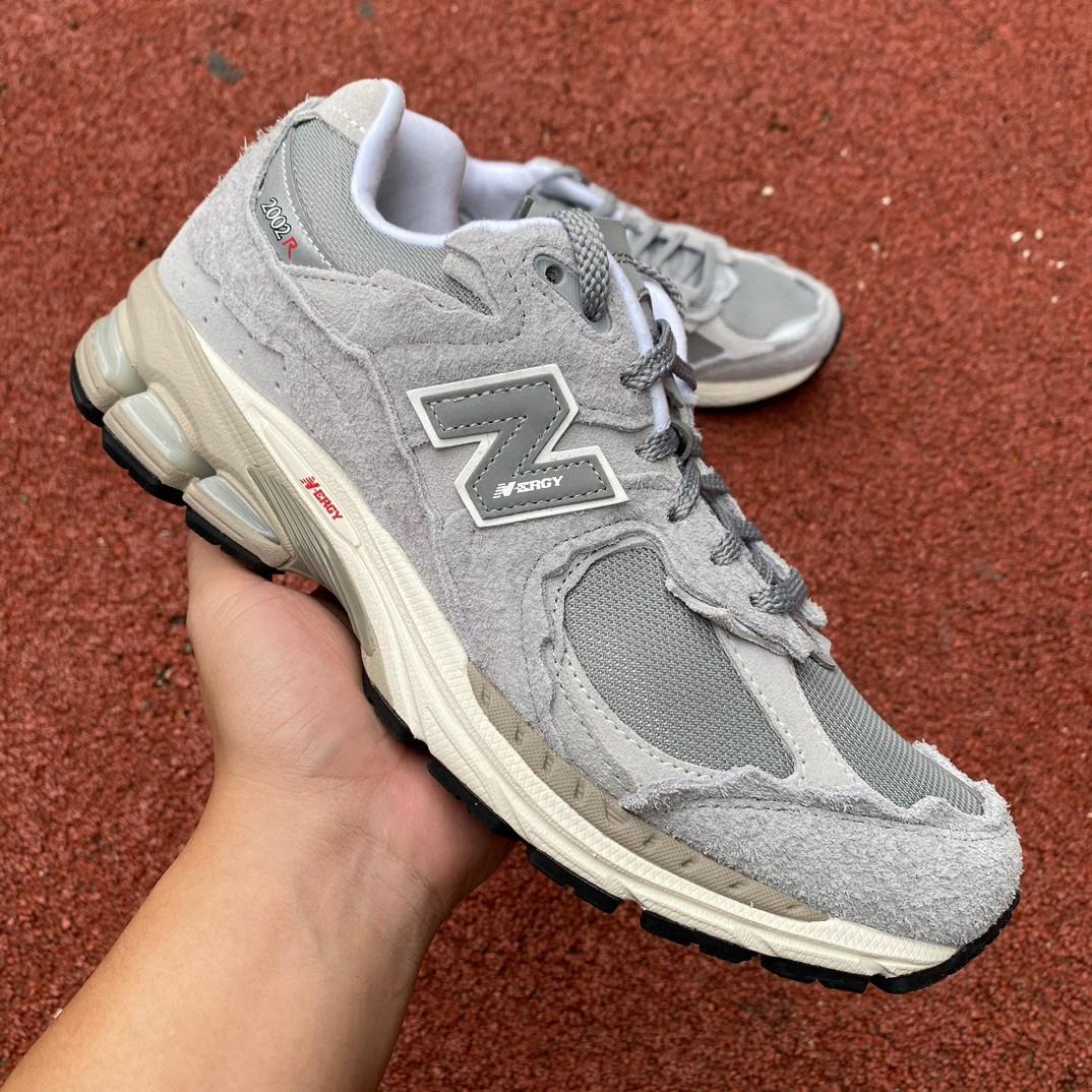 New Balance 2002R Sneakers        M2002RDM - EUR FASHION