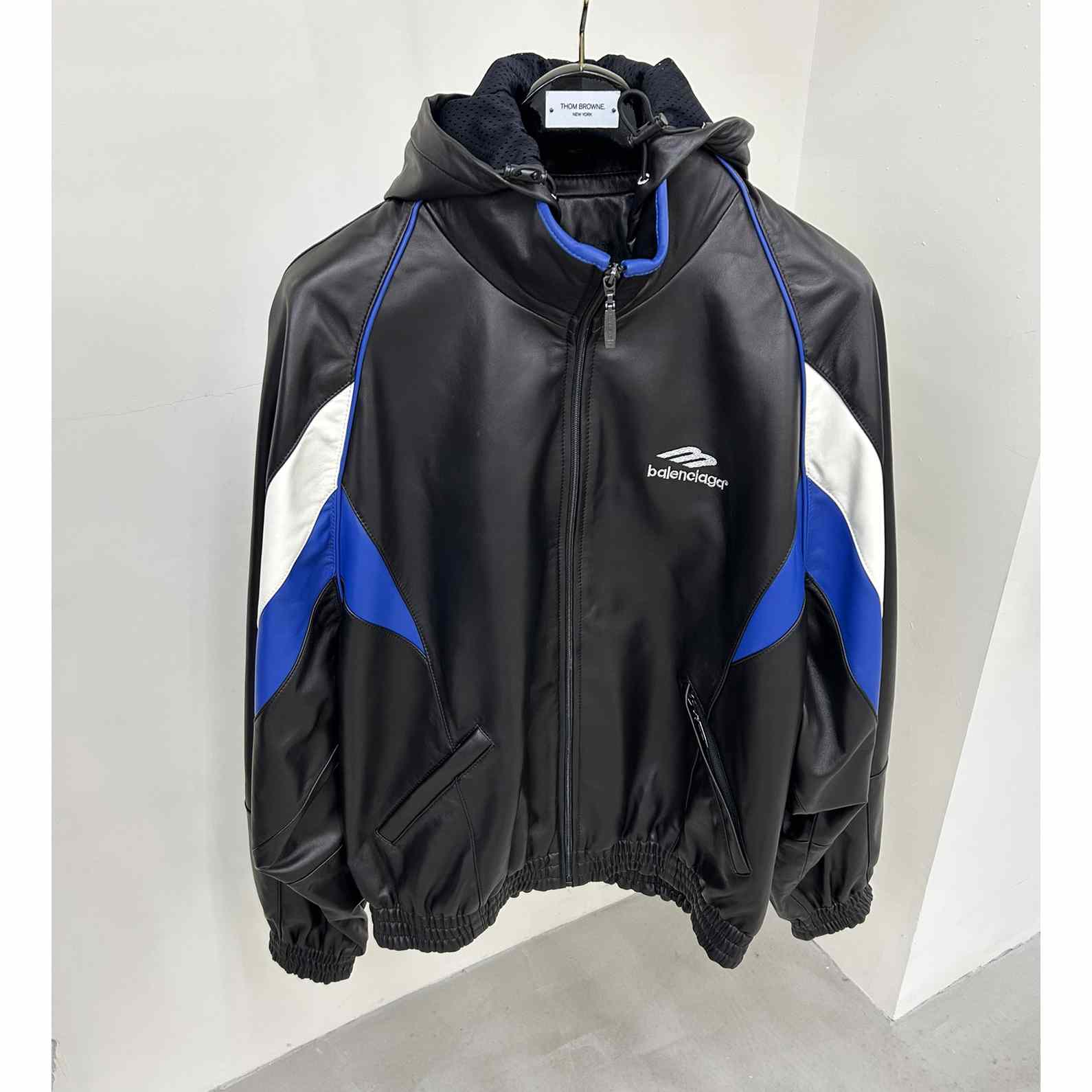 Balenciaga 3B Sports Icon Tracksuit Jacket In Black - EUR FASHION