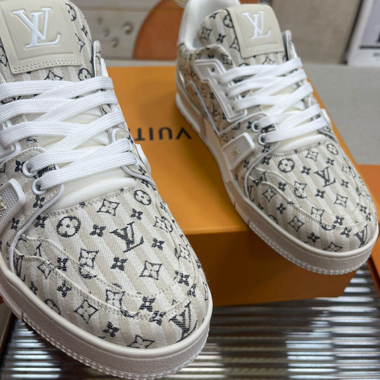 Louis Vuitton LV Trainer Sneaker          - EUR FASHION