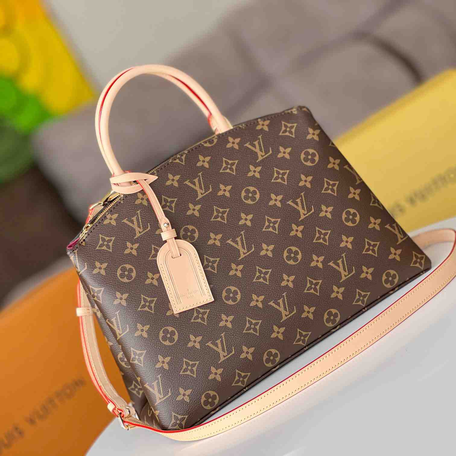 Louis Vuitton Grand Palais (34 x 24 x 15cm) - EUR FASHION