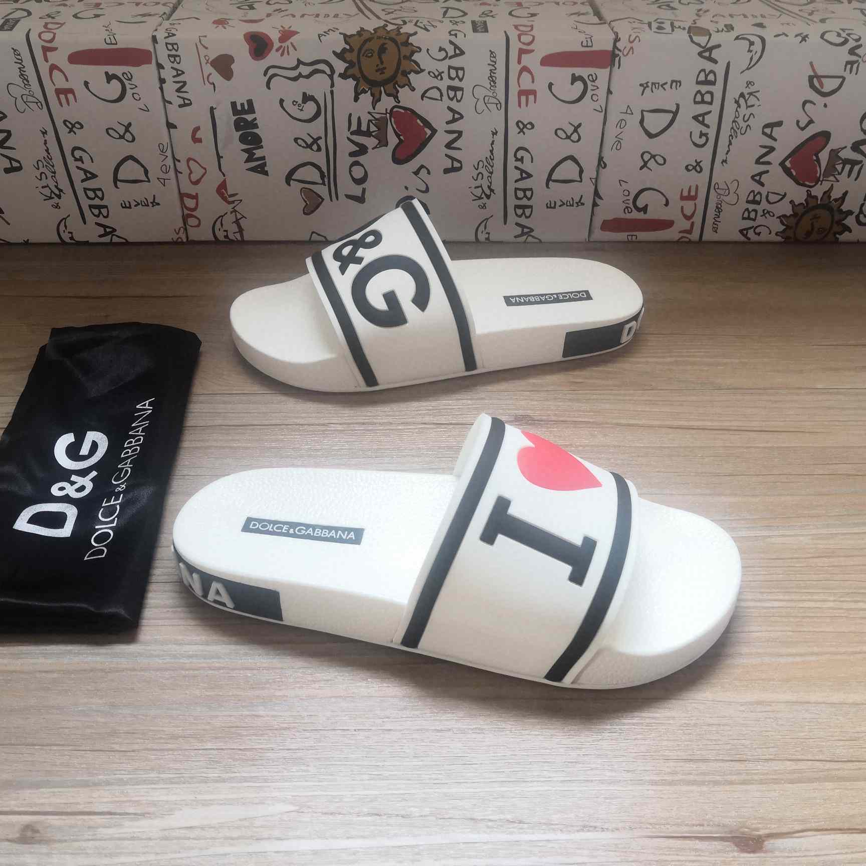 Dolce & Gabbana Logo Slides - EUR FASHION