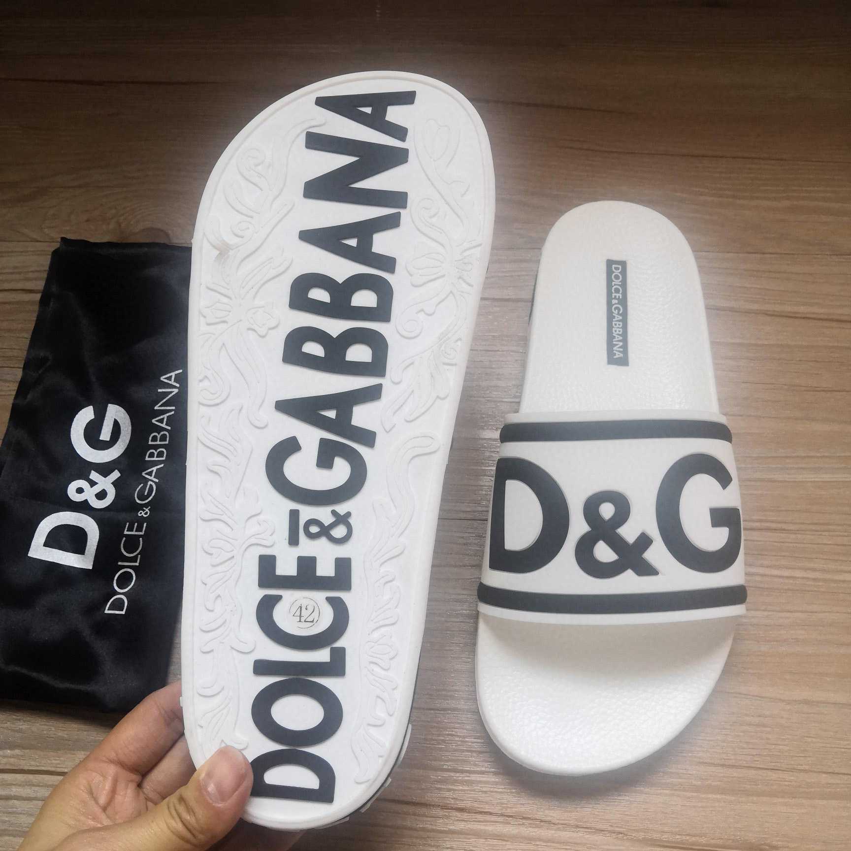 Dolce & Gabbana Logo Slides - EUR FASHION