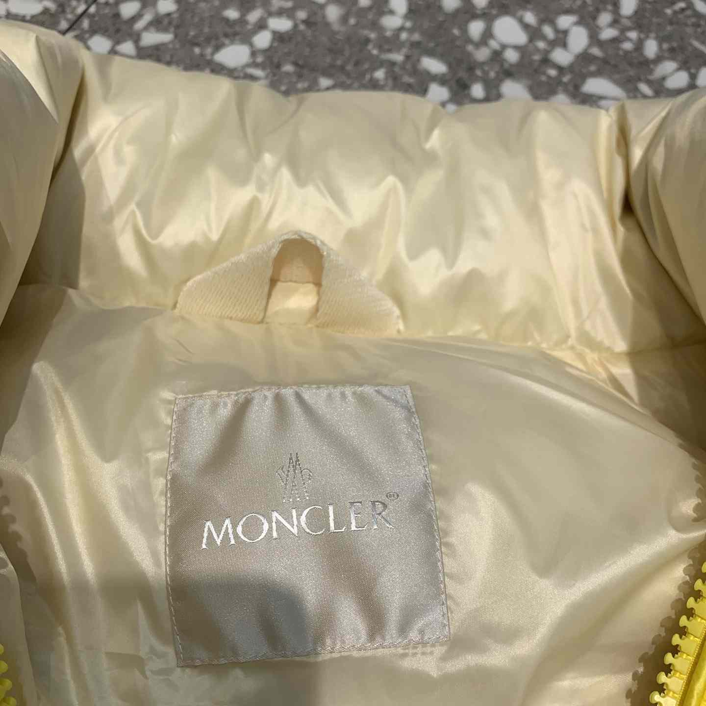 Moncler Sumido Down Vest - EUR FASHION