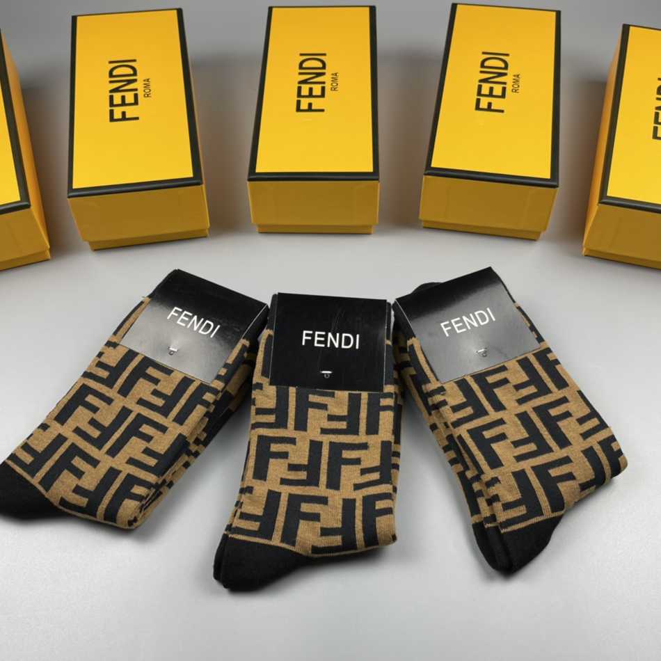 Fendi Socks /Box - EUR FASHION