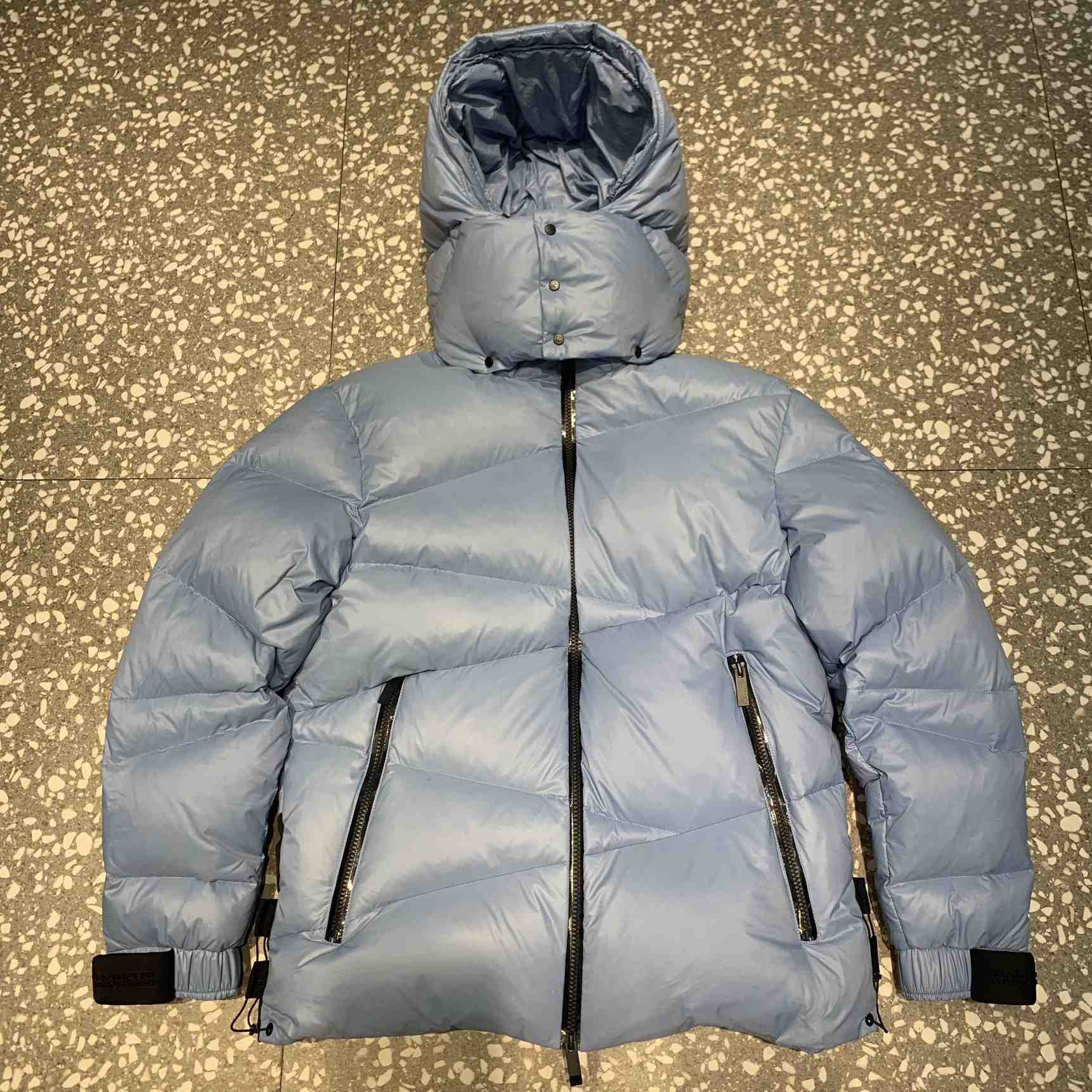 Moncler Yonne Short Down Jacket - EUR FASHION