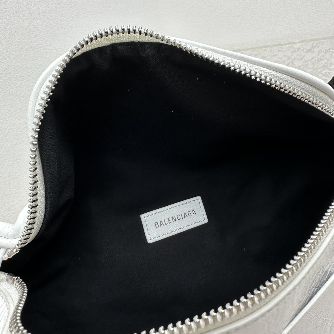 Balenciaga Superbusy Beltpack In White - EUR FASHION