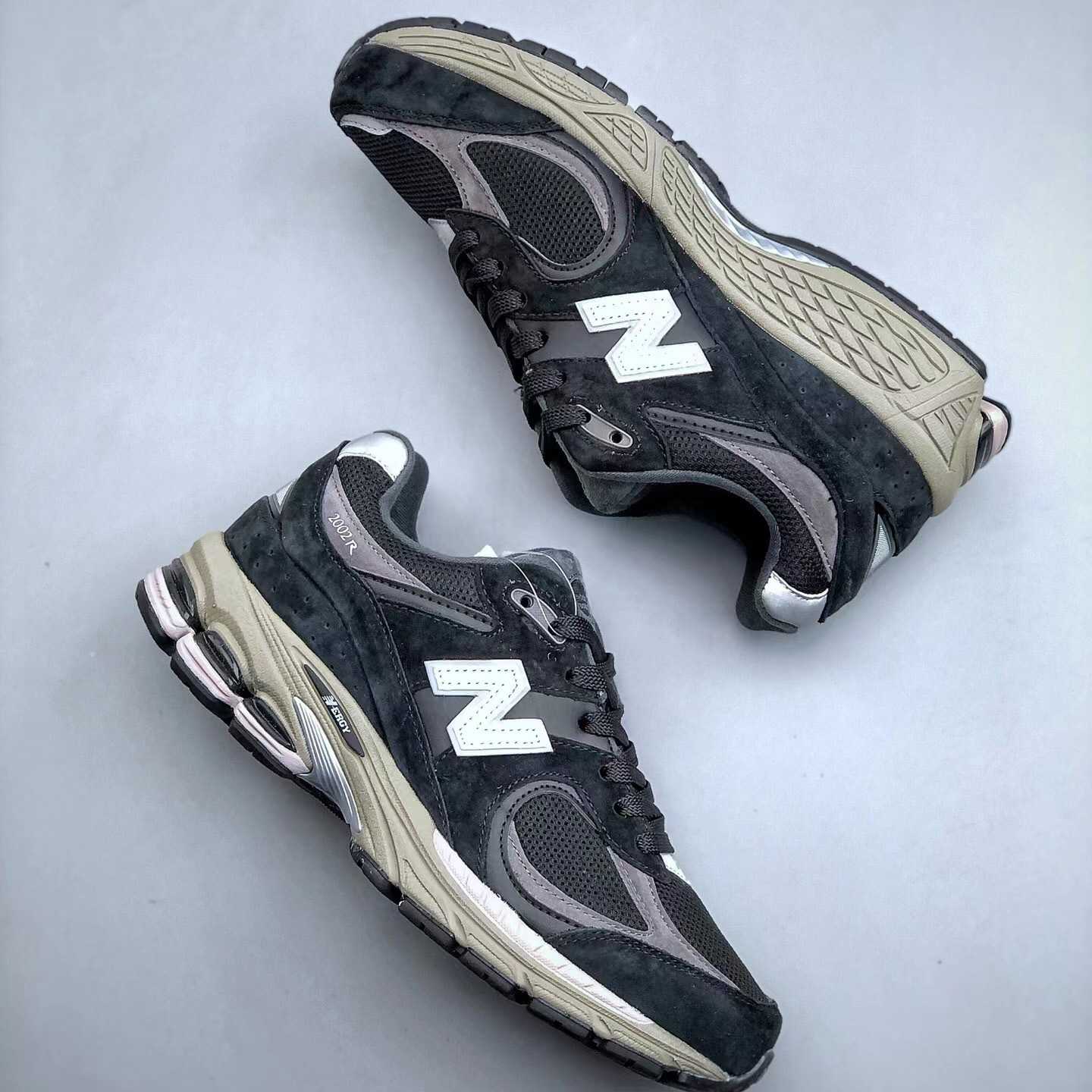 New Balance 2002R Trainers - EUR FASHION