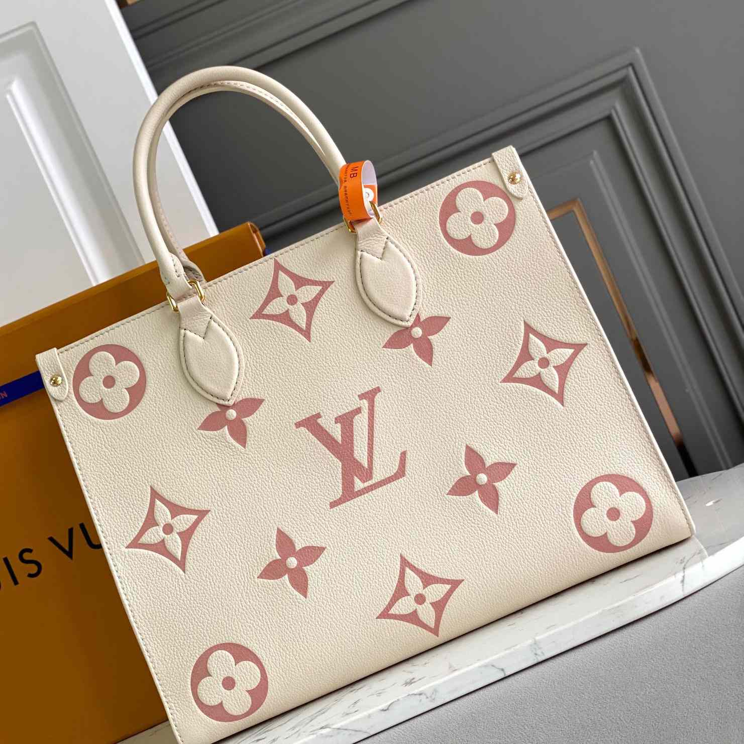 Louis Vuitton OnTheGo MM (35x27x14CM)  M21575 - EUR FASHION