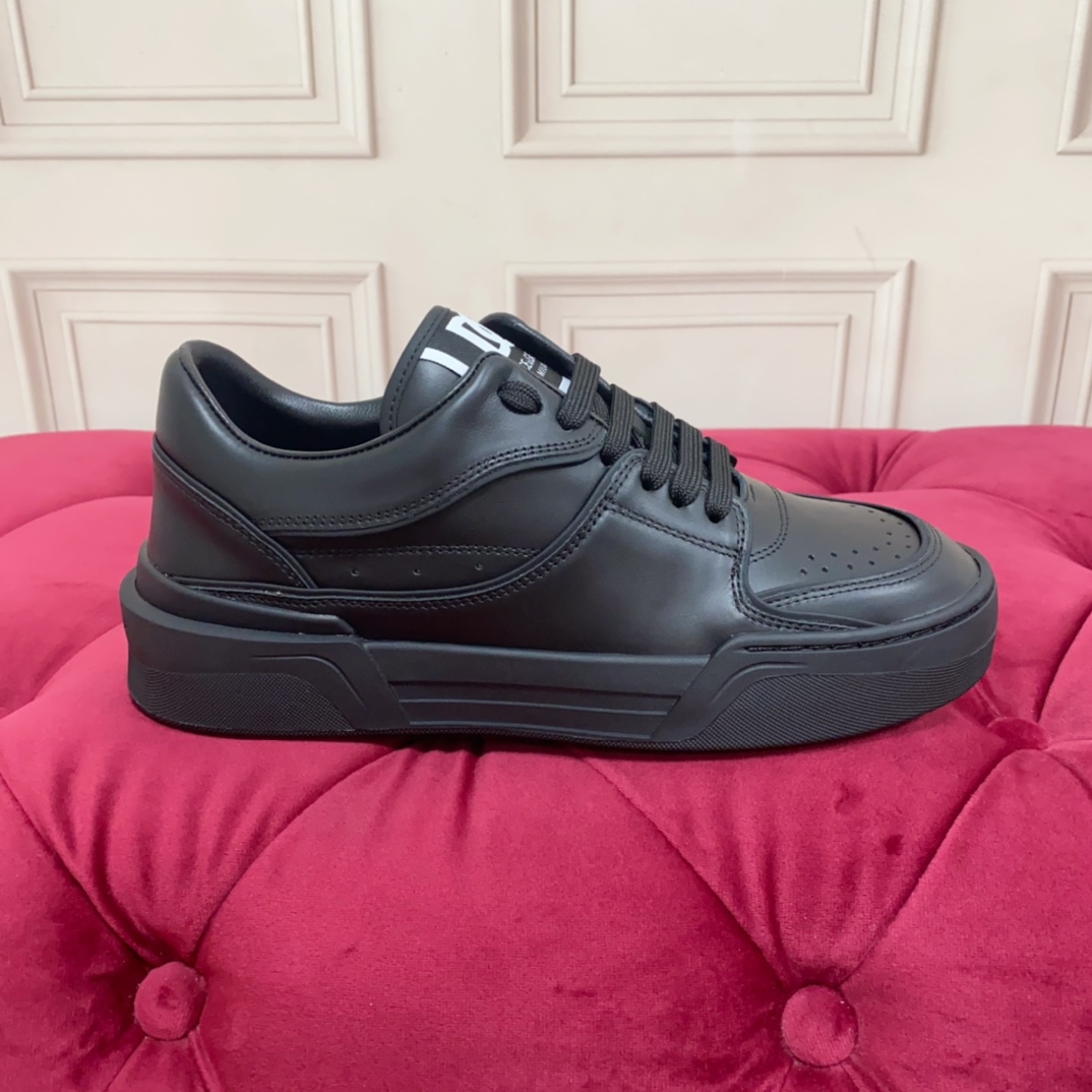 Dolce & Gabbana Black Roma Sneakers - EUR FASHION