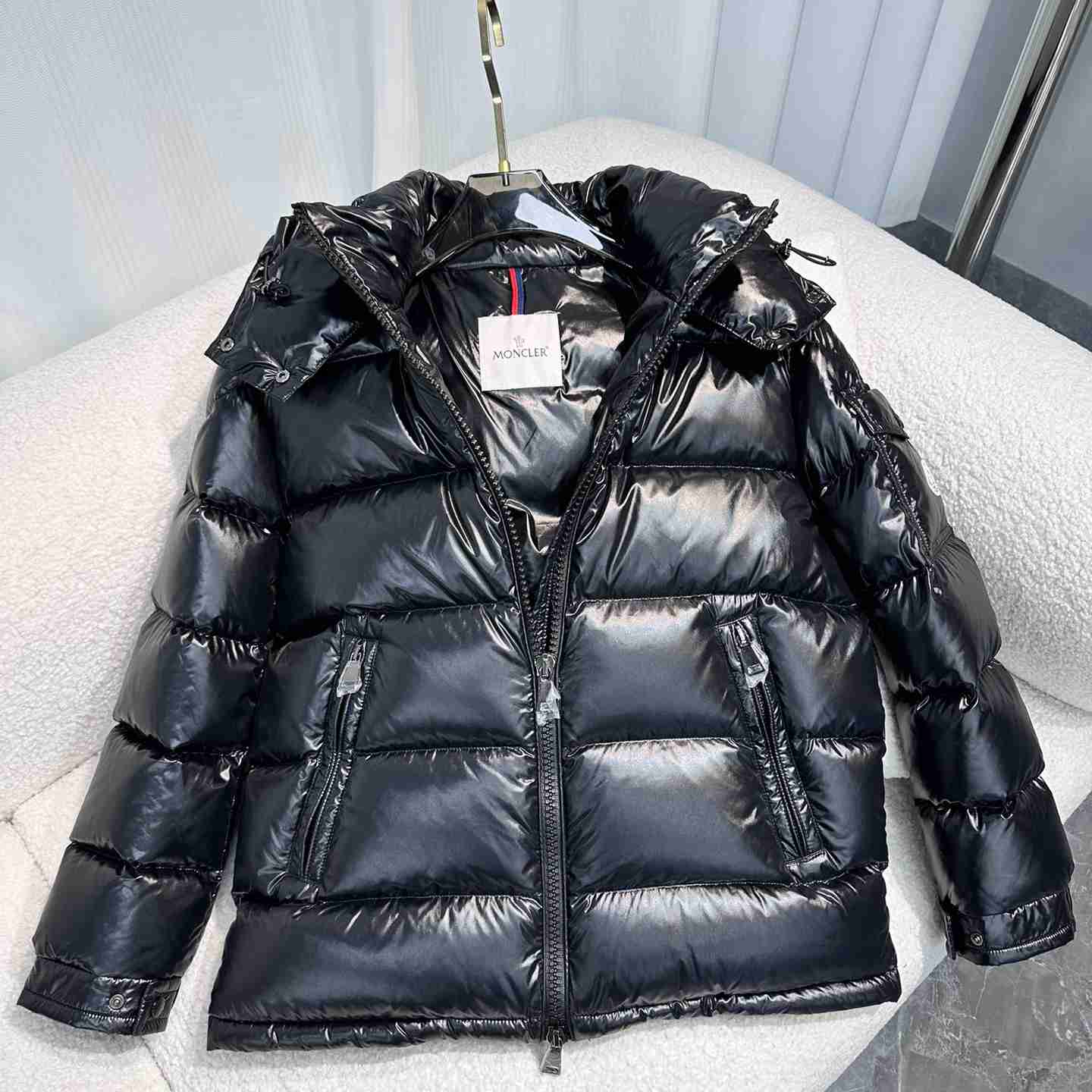 Moncler Maire Short Down Jacket - EUR FASHION