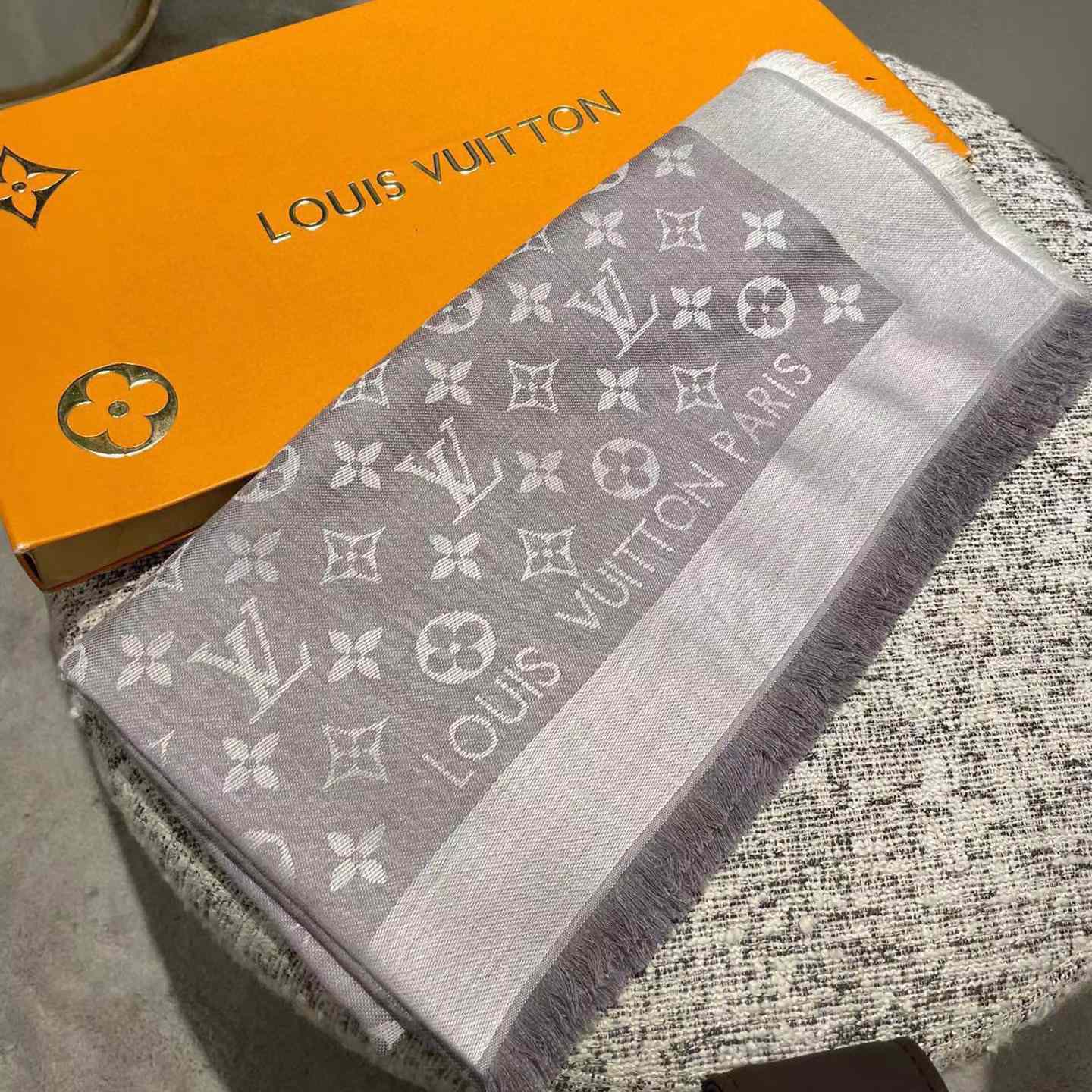 Louis Vuitton Monogram Classic Shawl - EUR FASHION