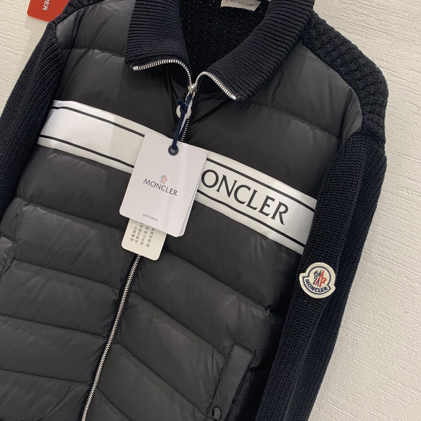 Moncler Padded Zip-up Jacket - EUR FASHION