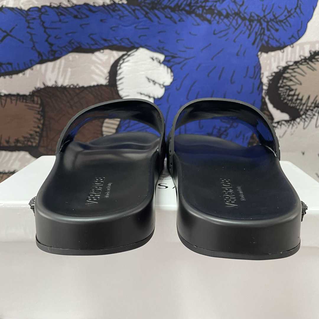 Versace Medusa Slides   - EUR FASHION