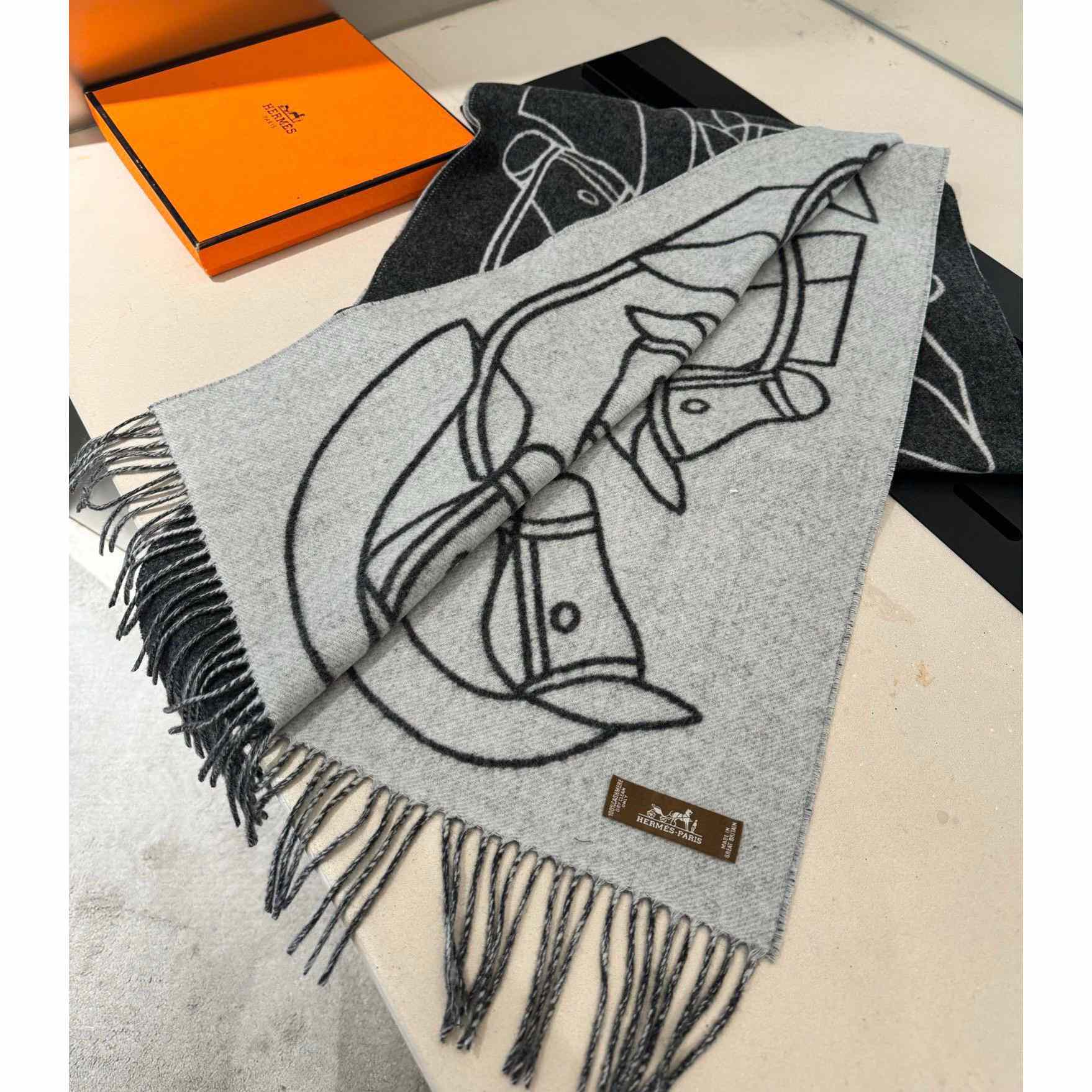 Hermes Casaque Entrelacs Equestres muffler  - EUR FASHION