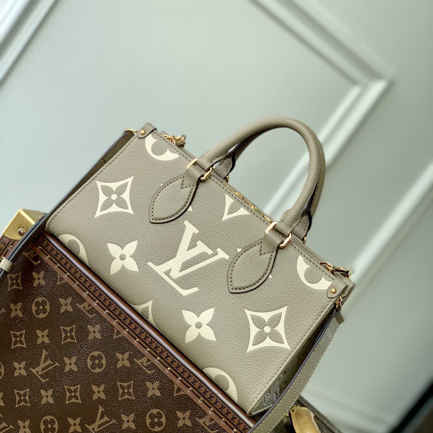 Louis Vuitton OnTheGo East West  (25-13-10 cm) M23641 - EUR FASHION