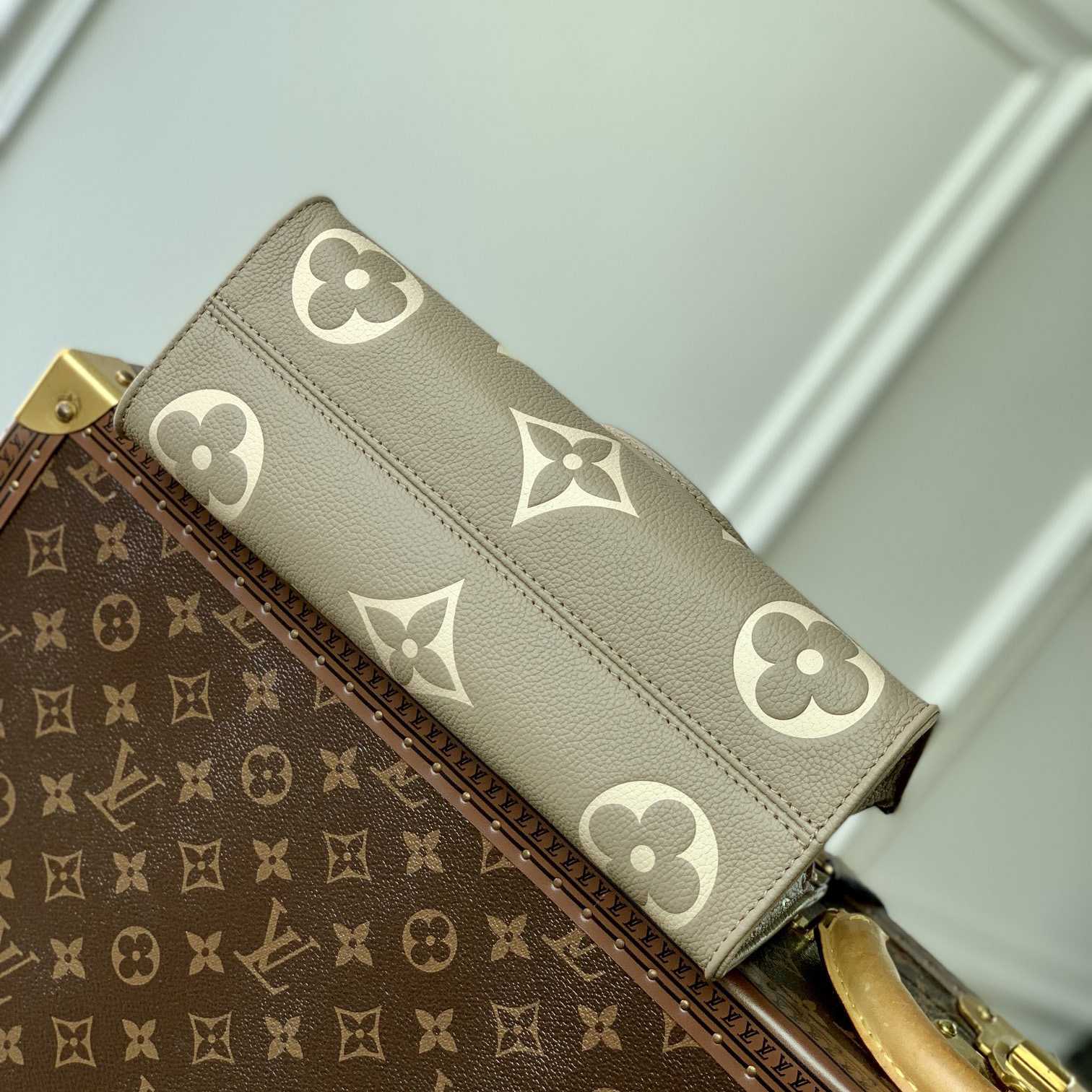 Louis Vuitton OnTheGo East West  (25-13-10 cm) M23641 - EUR FASHION