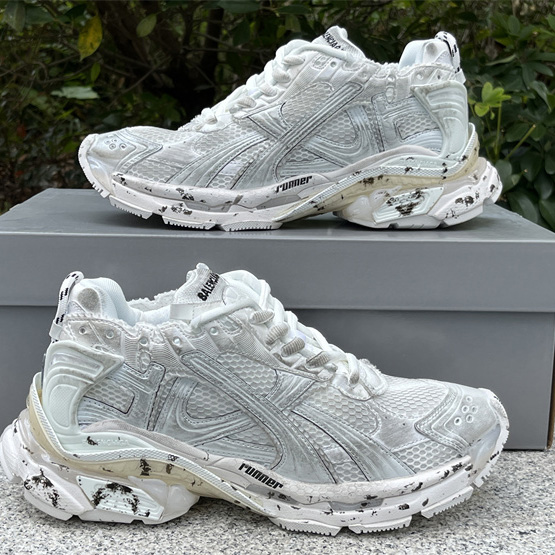 Balenciaga Runner Sneaker  - EUR FASHION