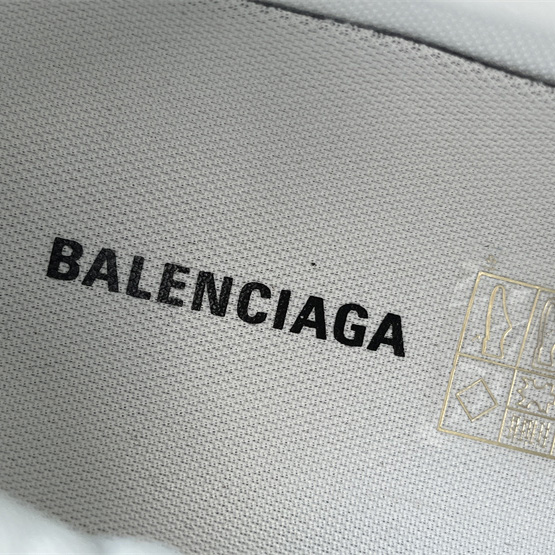 Balenciaga Runner Sneaker  - EUR FASHION