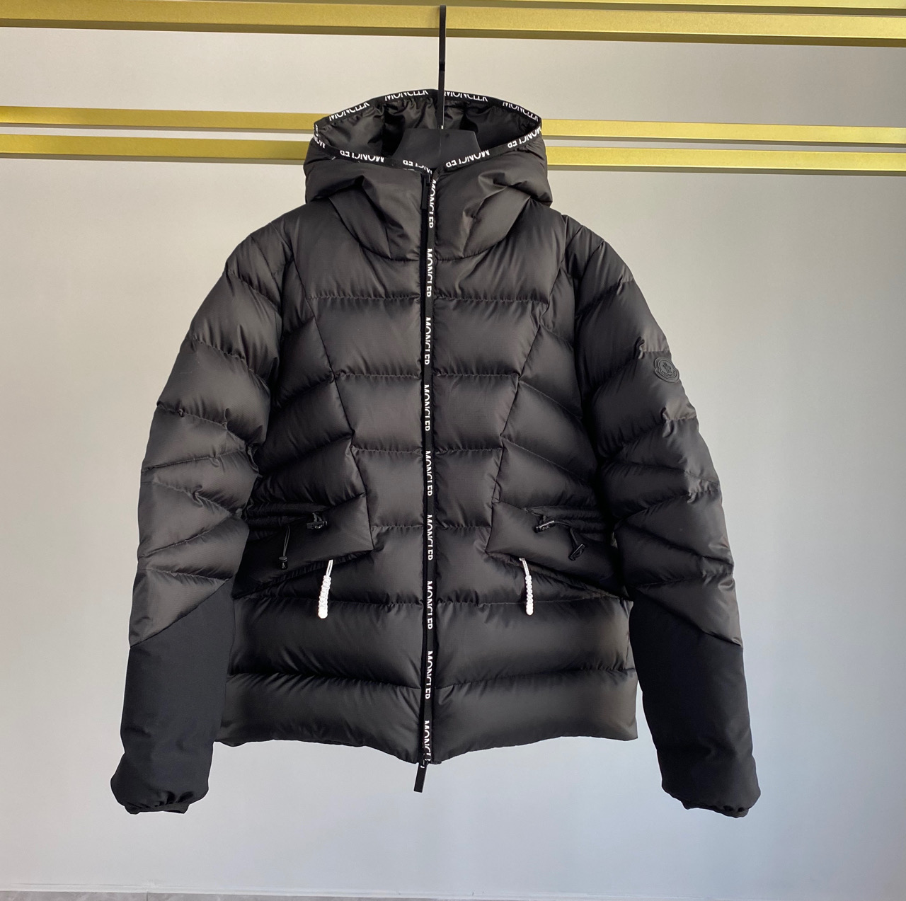 Moncler Sittang Short Down Jacket - EUR FASHION