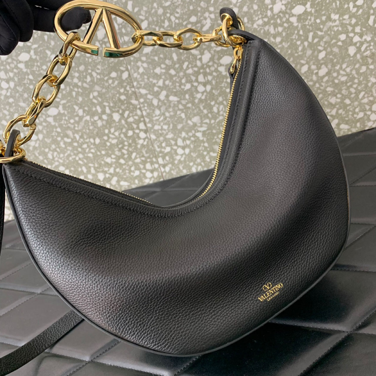 Valenti Small VLogo Moon Hobo Bag In Leather With Chain  - EUR FASHION