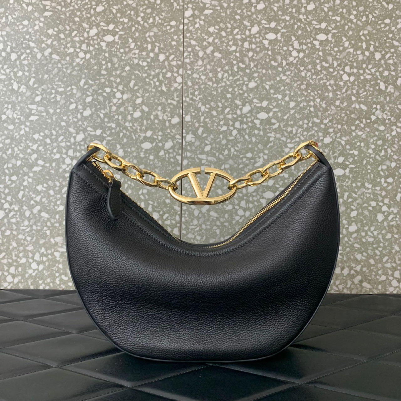 Valenti Small VLogo Moon Hobo Bag In Leather With Chain  - EUR FASHION