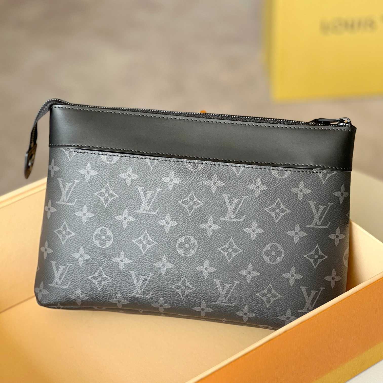 Louis Vuitton Pochette Voyage Souple (32 x 21 x 8cm)  M82543 - EUR FASHION