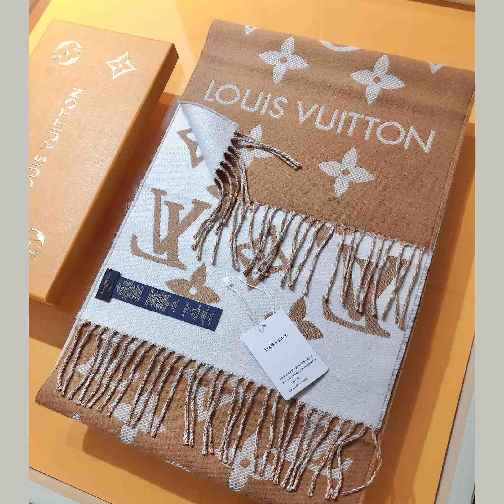 Louis Vuitton LV Essential Scarf - EUR FASHION