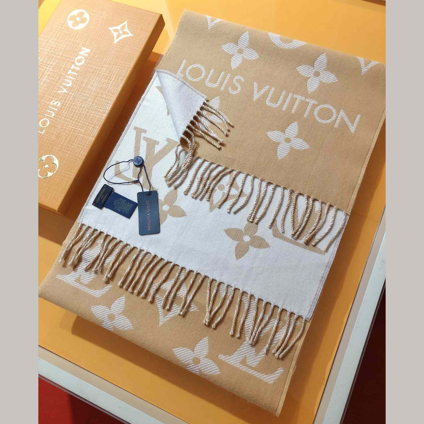 Louis Vuitton LV Essential Scarf - EUR FASHION