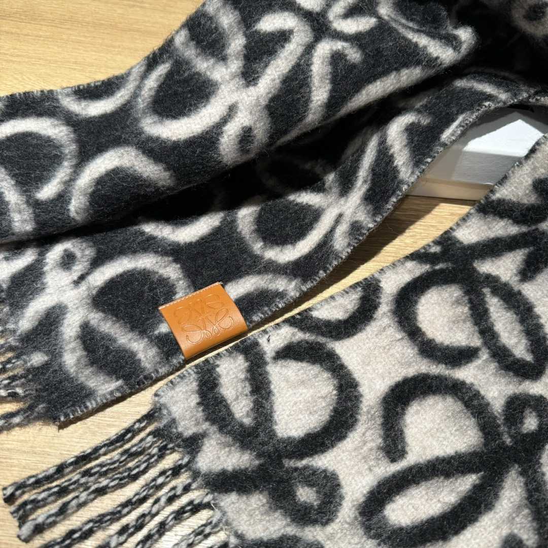 Loewe Anagram Scarf In Alpaca And Wool - EUR FASHION