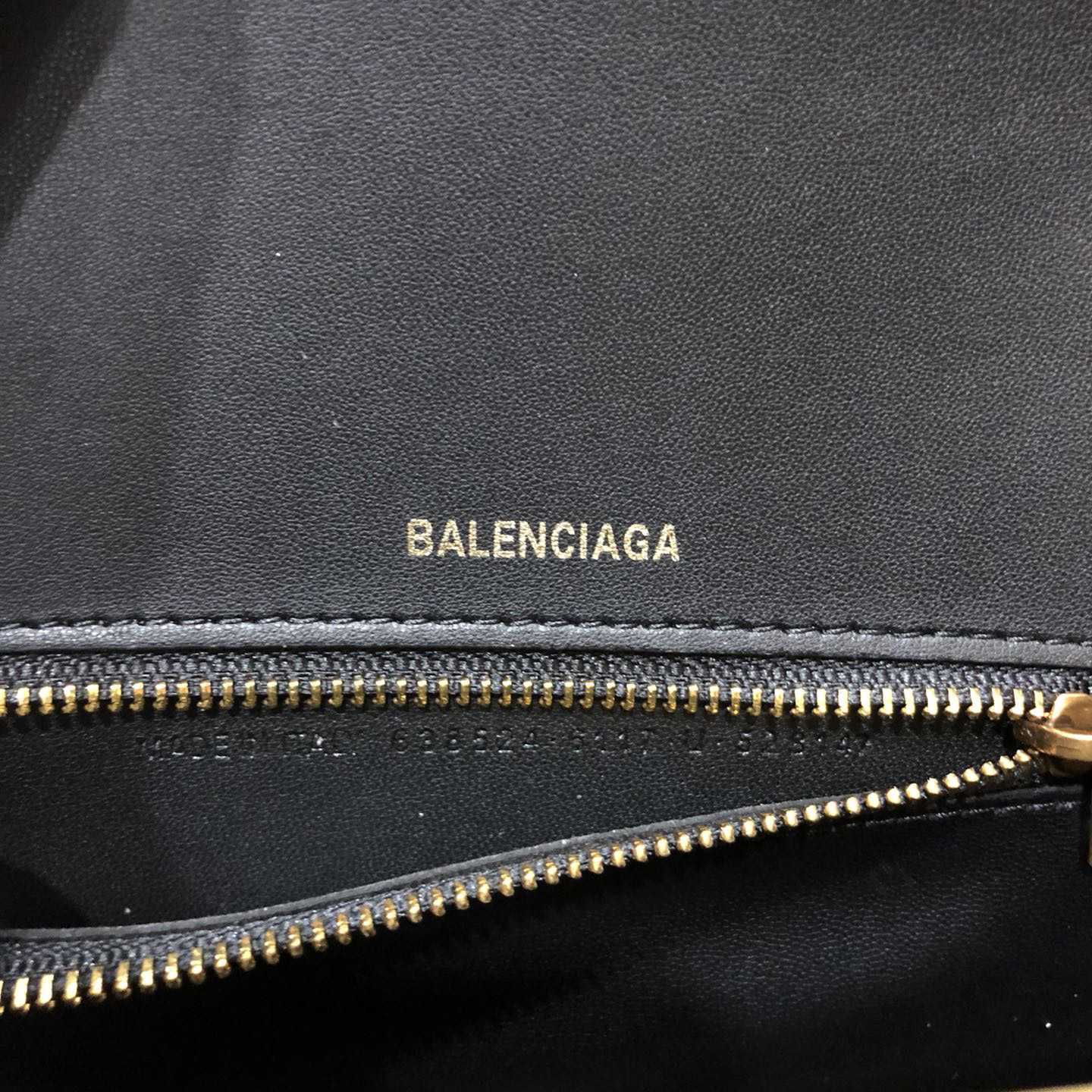 Balenciaga Hour Top Handle Xs Bag  19cm - EUR FASHION