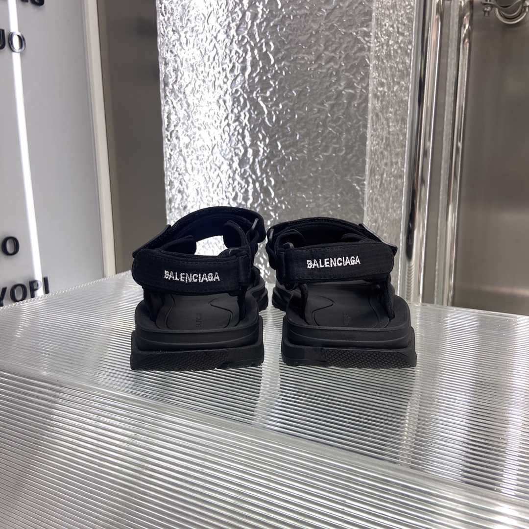 Balenciaga Tourist Sandal In Black - EUR FASHION