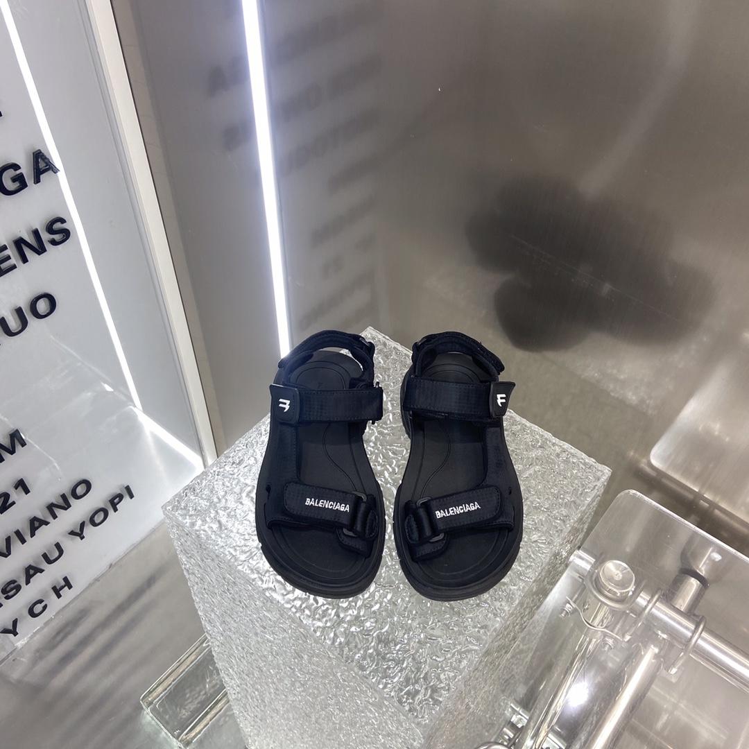 Balenciaga Tourist Sandal In Black - EUR FASHION