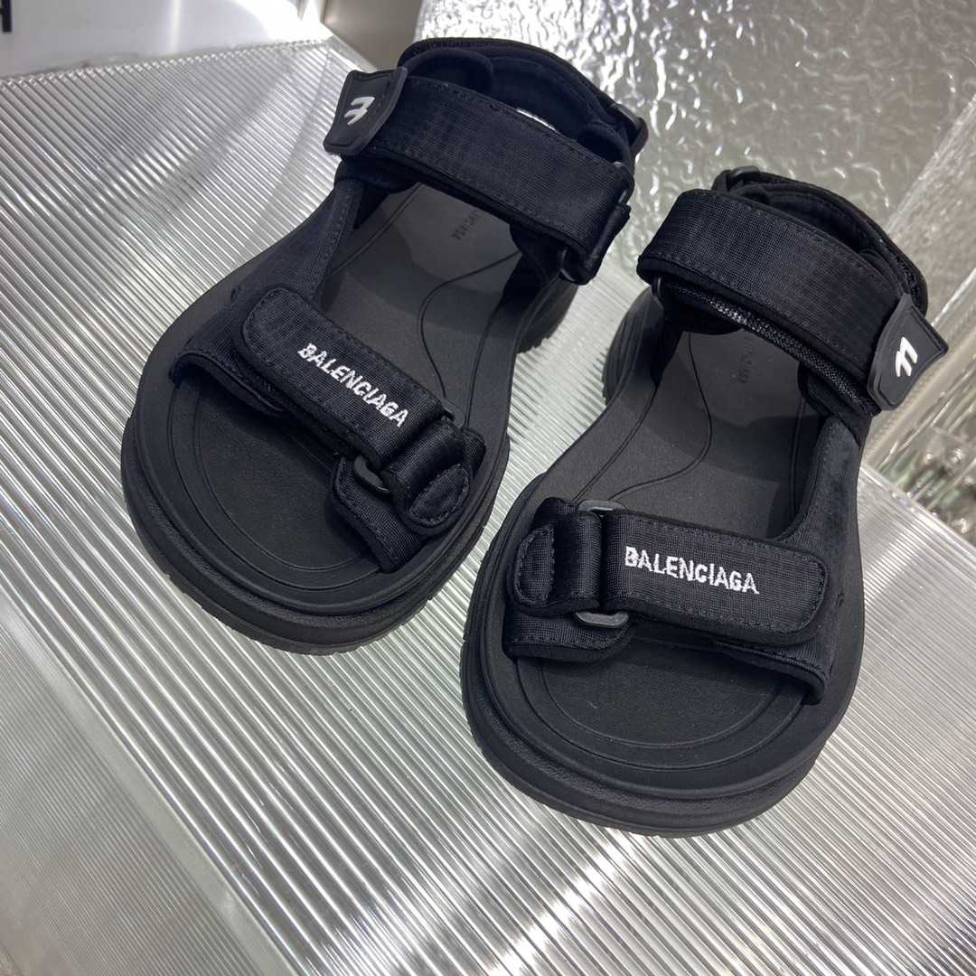 Balenciaga Tourist Sandal In Black - EUR FASHION