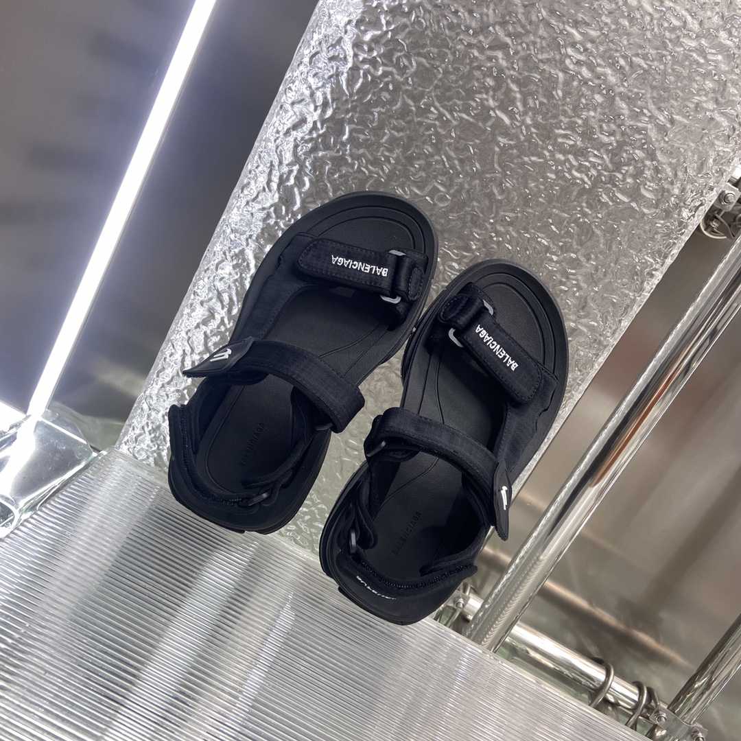 Balenciaga Tourist Sandal In Black - EUR FASHION