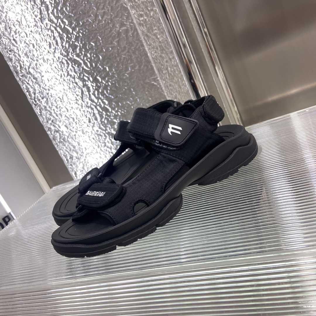 Balenciaga Tourist Sandal In Black - EUR FASHION