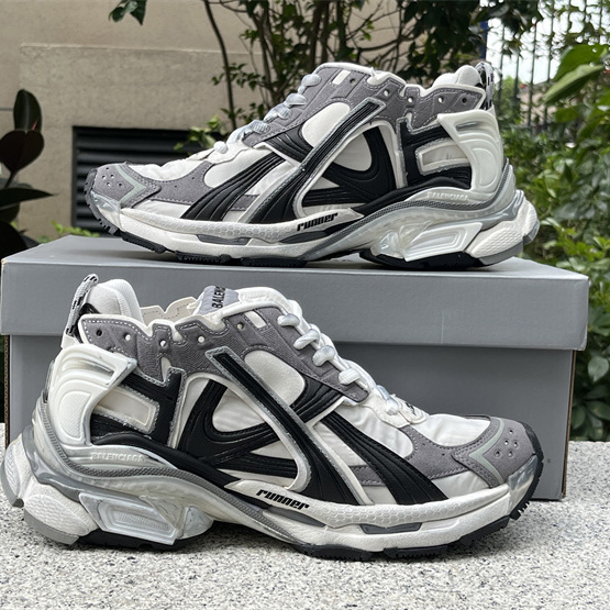 Balenciaga Runner Sneaker  - EUR FASHION