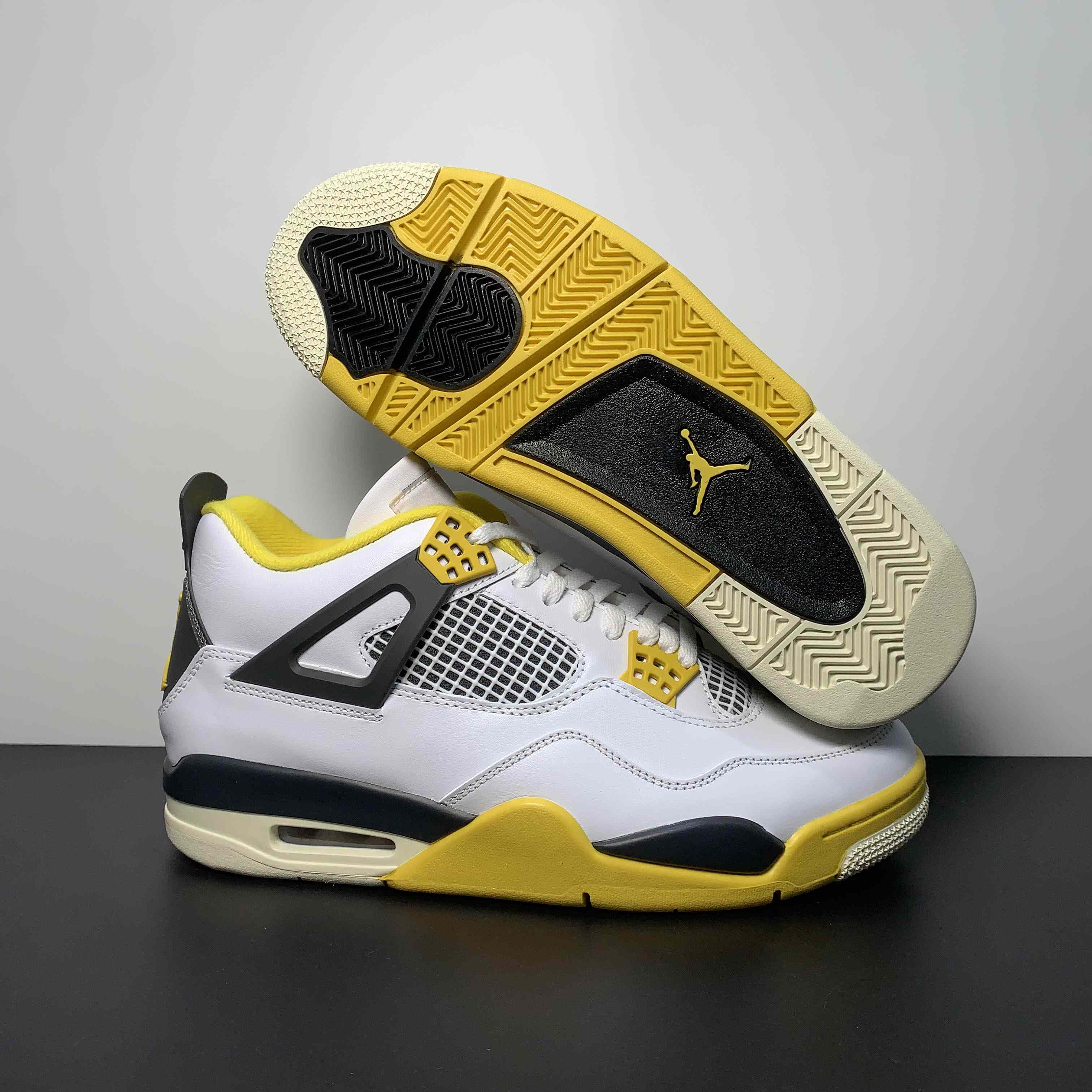 Air Jordan 4 WNNS "Vivid Sulfur" Sneakers     AQ9129-104 - EUR FASHION